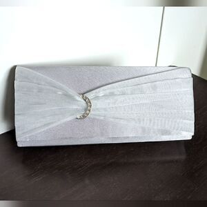 3/$30 90s Jessica McClintock Silver Satin Clutch Handbag with Optional Strap